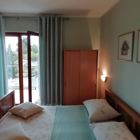 Near Beach - Apartments Marica Ровінь Екстер'єр фото