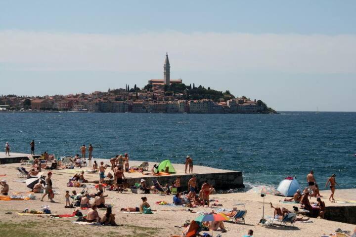 Near Beach - Apartments Marica Ровінь Екстер'єр фото