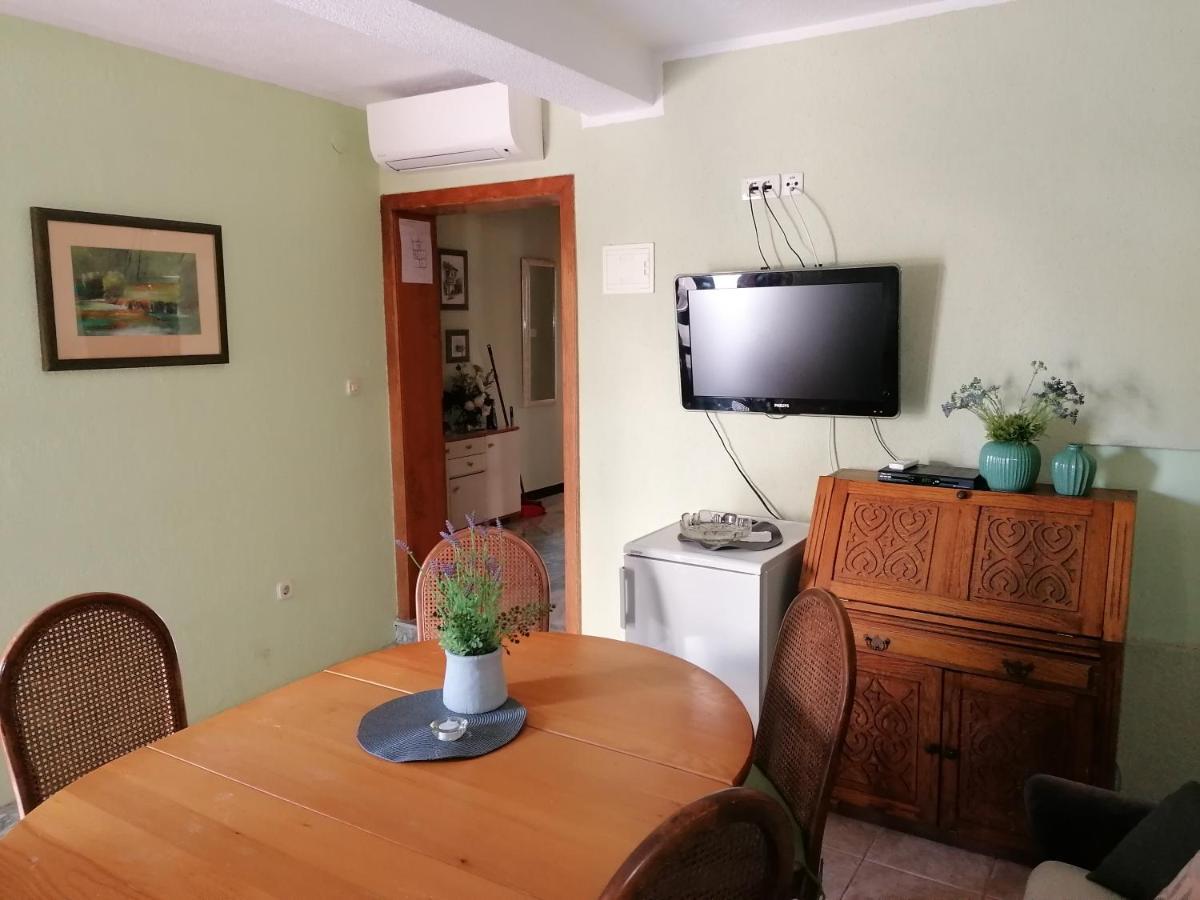 Near Beach - Apartments Marica Ровінь Екстер'єр фото